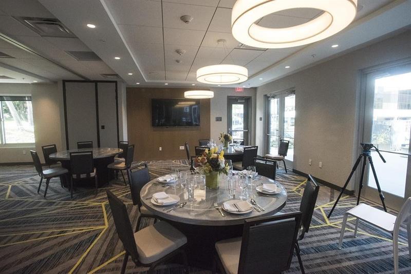 Cambria Lax Hotel 4*