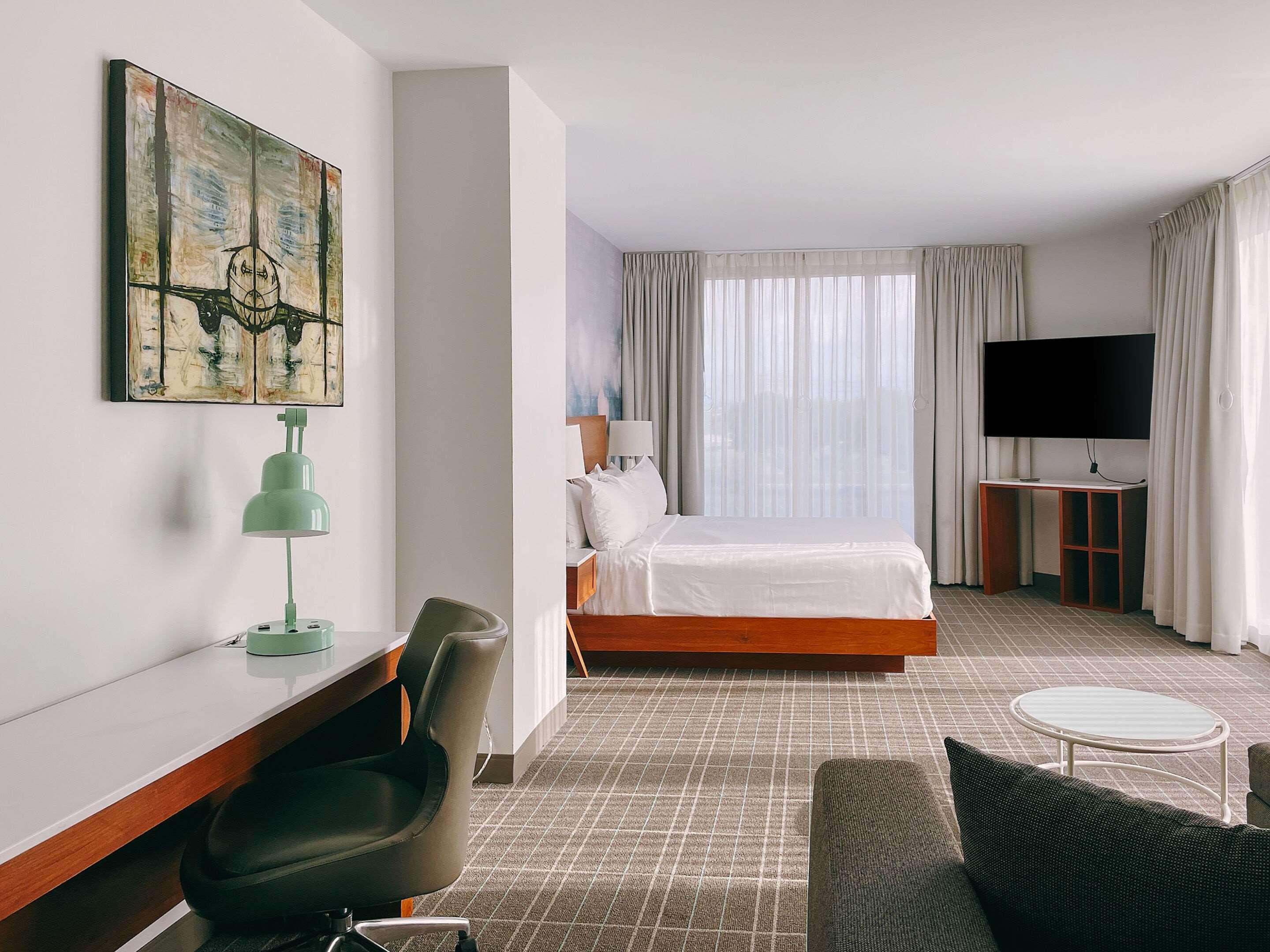 Cambria Lax Hotel