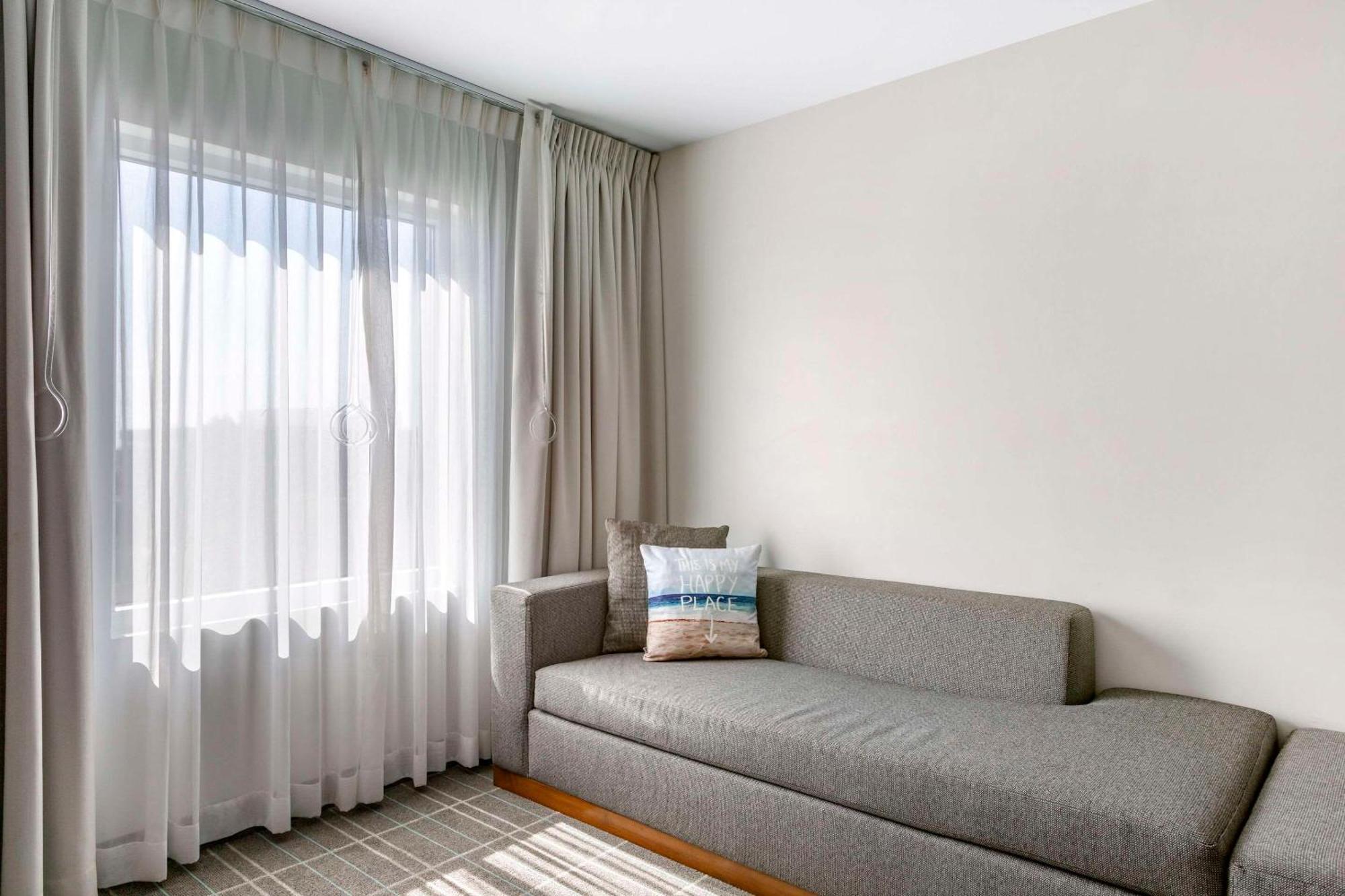 Cambria Lax 4*