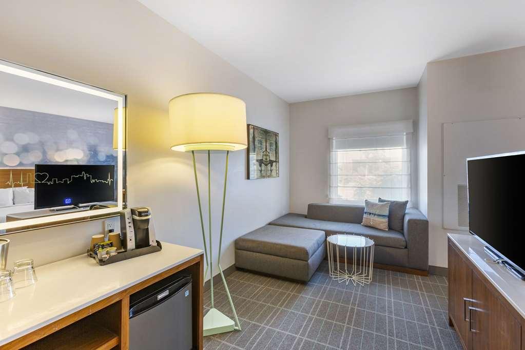 Hotel Cambria Lax