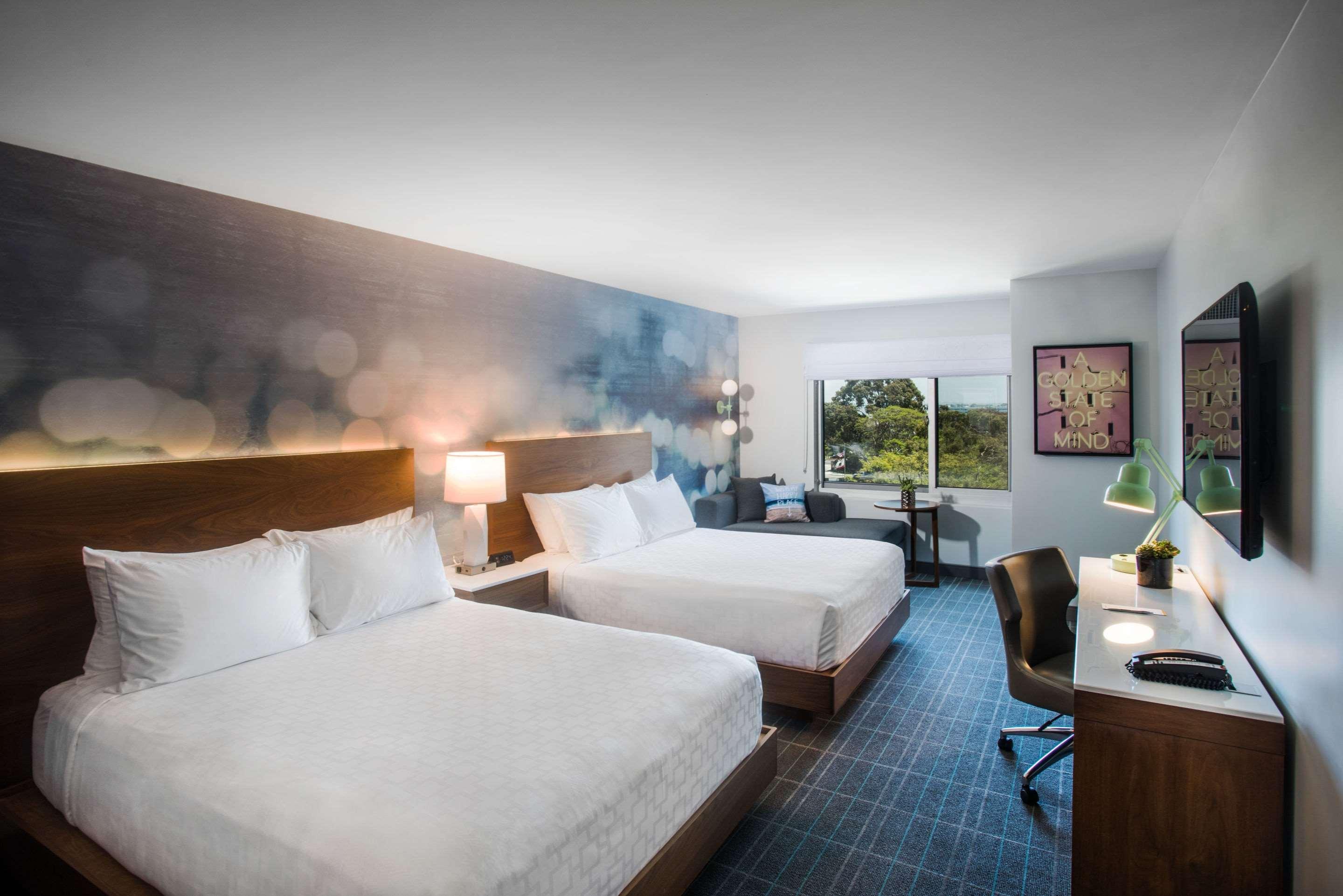 Cambria Lax 4*