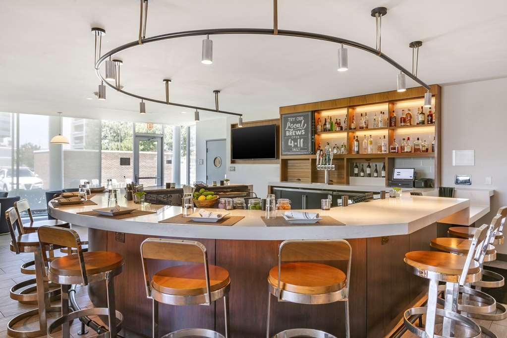 Cambria Lax Hotel 4*
