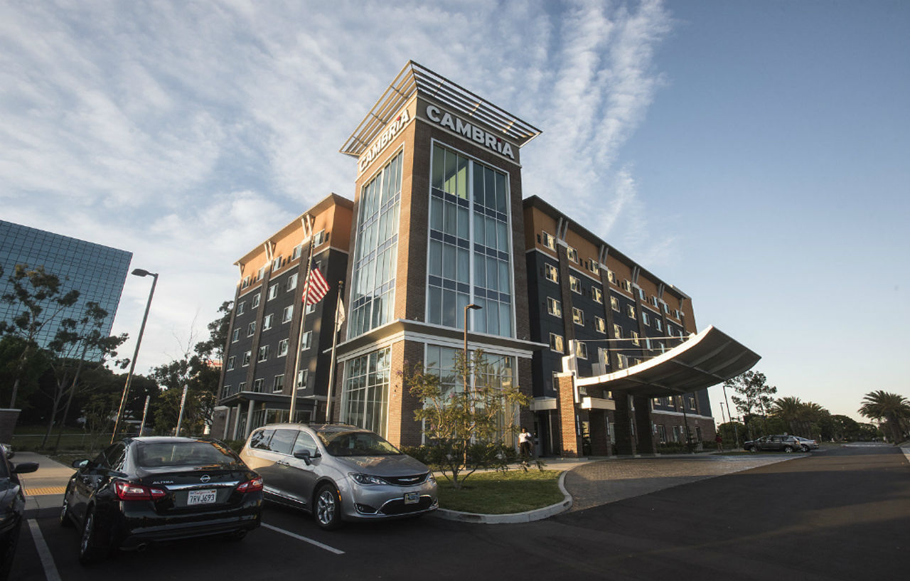 Cambria Lax Hotel 4*